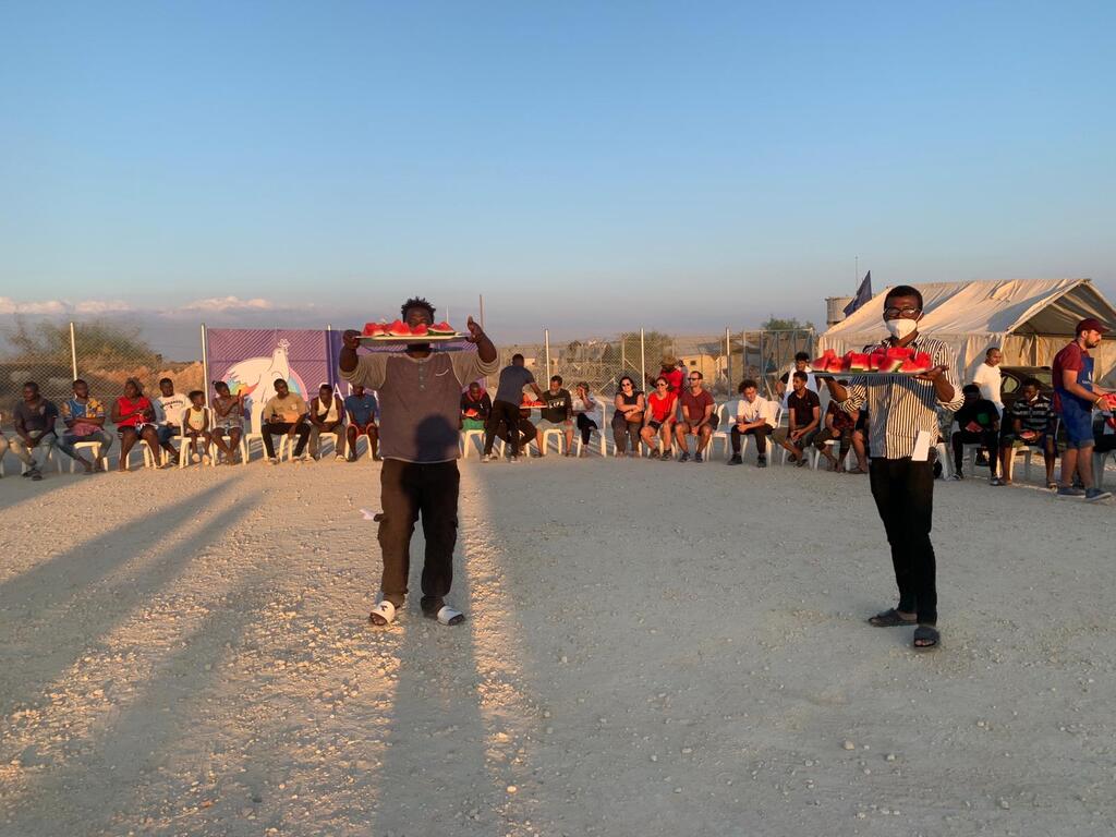 Solidarität am Fest Maria Himmelfahrt auf Zypern, in den Zelten wird mit den Flüchtlingen aus dem Lager Pournara gebetet und gefeiert